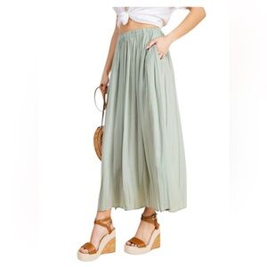 BOUTIQUE SAGE SKIRT MEDIUM